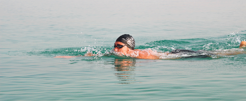 how to swim straight in open water